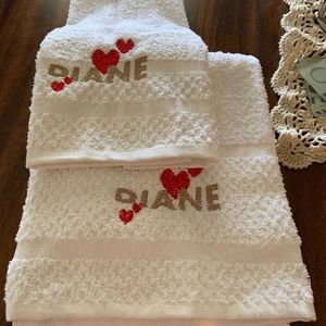 Custom embroidered towel set